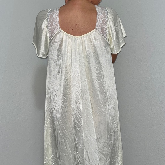 80’s nightgown - Picture 2 of 5